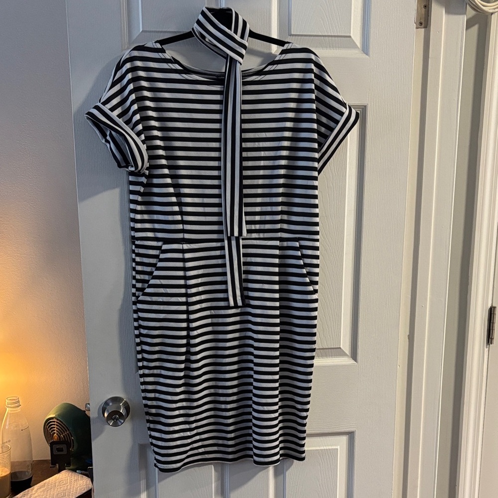 Fun Black and White Striped Mini Dress w/Pockets!